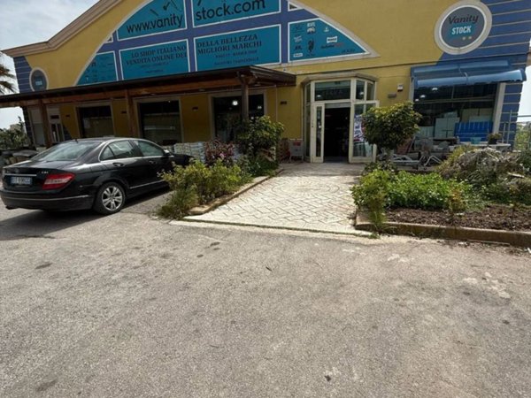 negozio in vendita a Caltanissetta