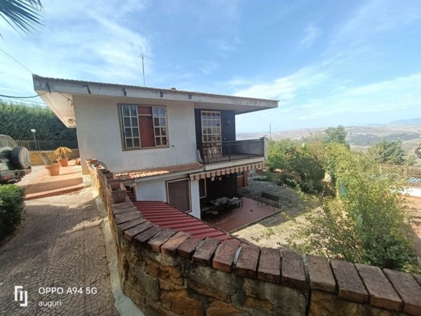 casa indipendente in vendita a Caltanissetta