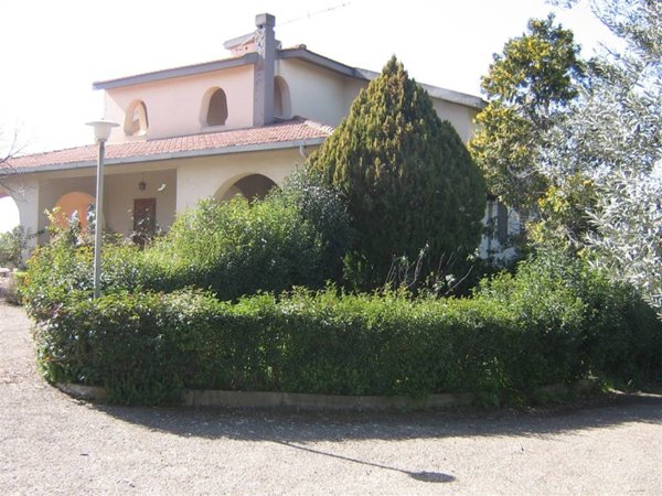 casa indipendente in vendita a Caltanissetta