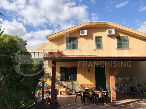 casa indipendente in vendita a Caltanissetta