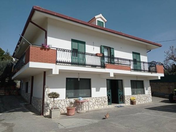 casa indipendente in vendita a Caltanissetta