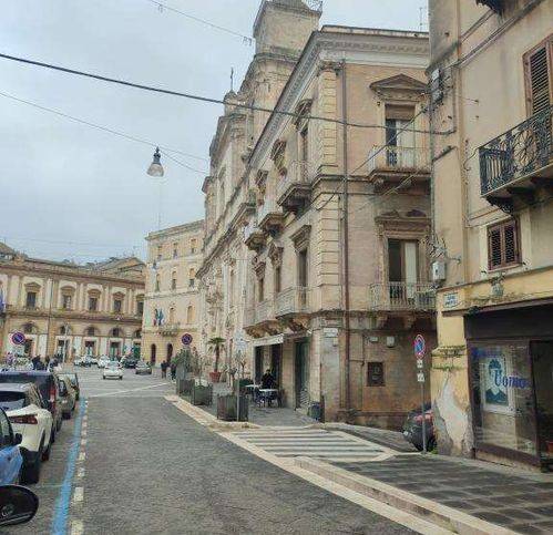 negozio in vendita a Caltanissetta in zona Centro Storico