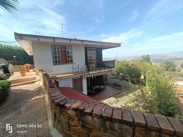 casa indipendente in vendita a Caltanissetta