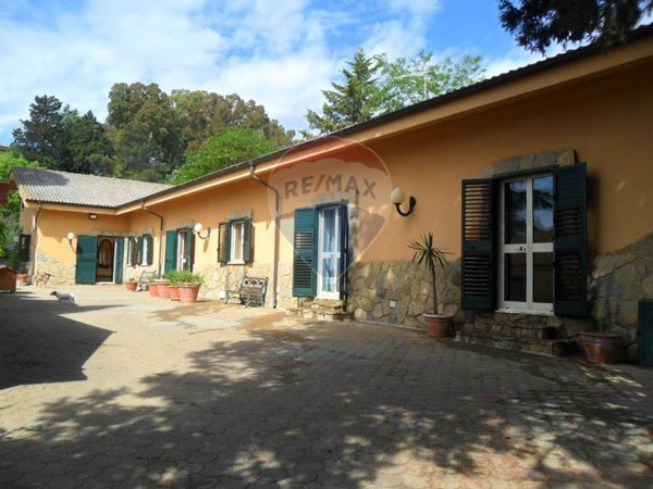 casa indipendente in vendita a Caltanissetta