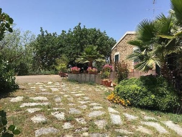 casa indipendente in vendita a Caltanissetta