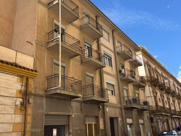 negozio in vendita a Caltanissetta in zona Centro Storico