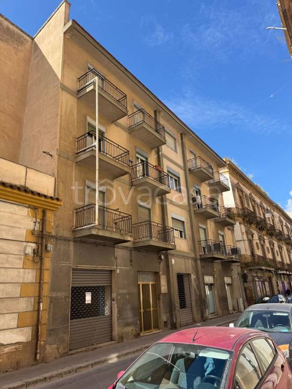 negozio in vendita a Caltanissetta in zona Centro Storico