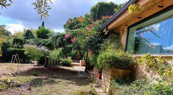 casa indipendente in vendita a Caltanissetta