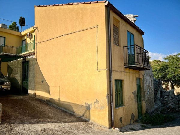 casa indipendente in vendita a Caltanissetta
