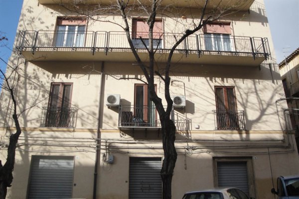 ufficio in vendita a Caltanissetta in zona Centro Storico