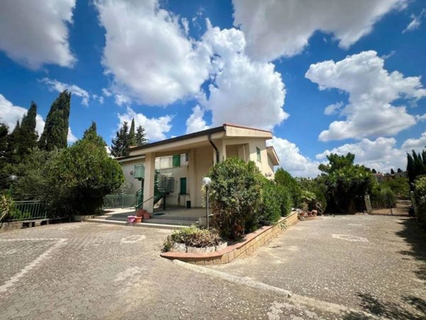 casa indipendente in vendita a Caltanissetta