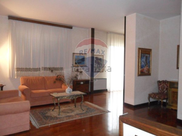 casa indipendente in vendita a Caltanissetta