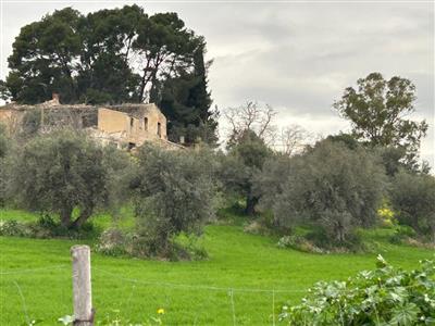 terreno edificabile in vendita a Caltanissetta in zona Favarella
