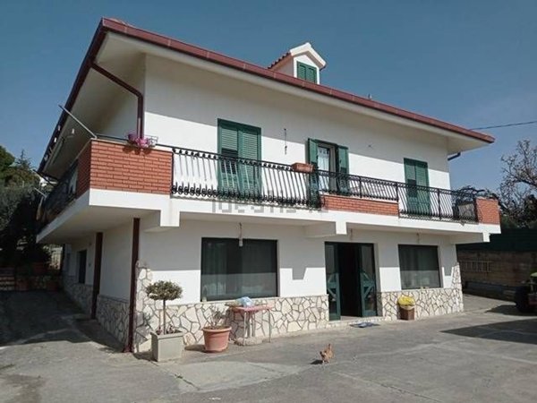 casa indipendente in vendita a Caltanissetta in zona Poggio Sant'Elia