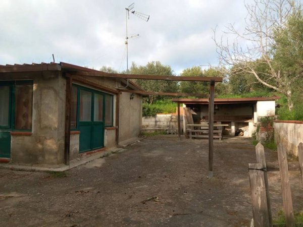 casa indipendente in vendita a Caltanissetta