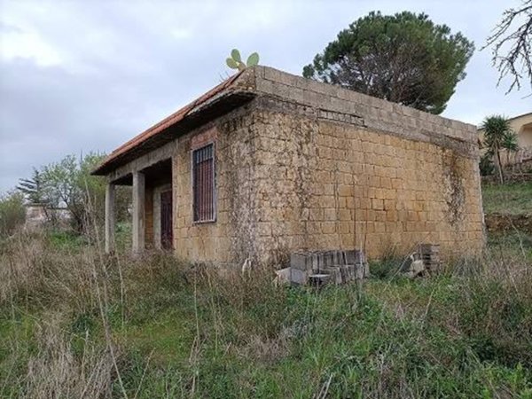 casa indipendente in vendita a Caltanissetta in zona Santa Rita