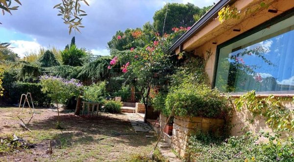 casa indipendente in vendita a Caltanissetta