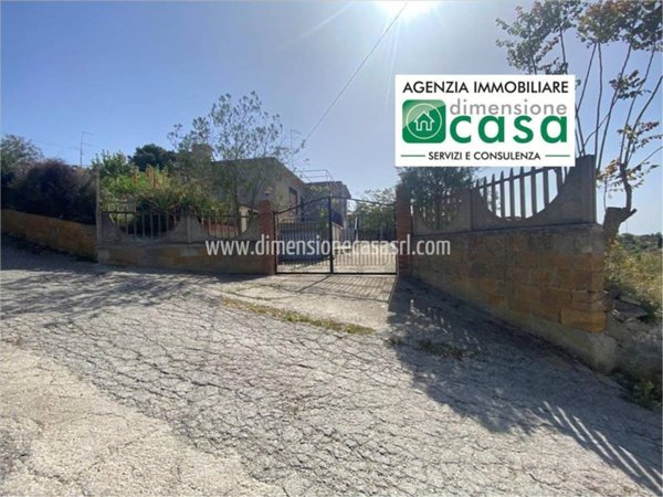 casa indipendente in vendita a Caltanissetta