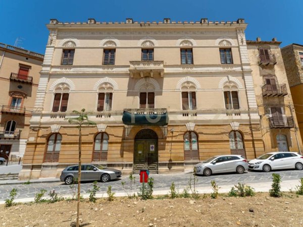 appartamento in vendita a Caltanissetta in zona Centro Storico