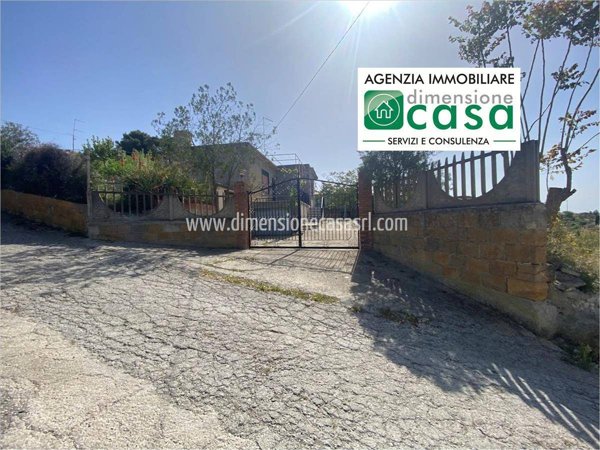 casa indipendente in vendita a Caltanissetta