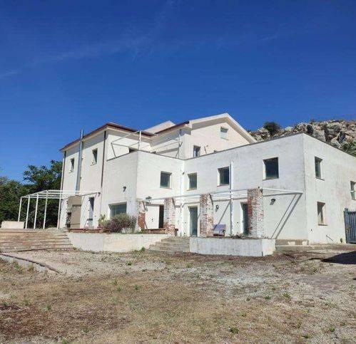 casa indipendente in vendita a Caltanissetta in zona Borgo Petilia