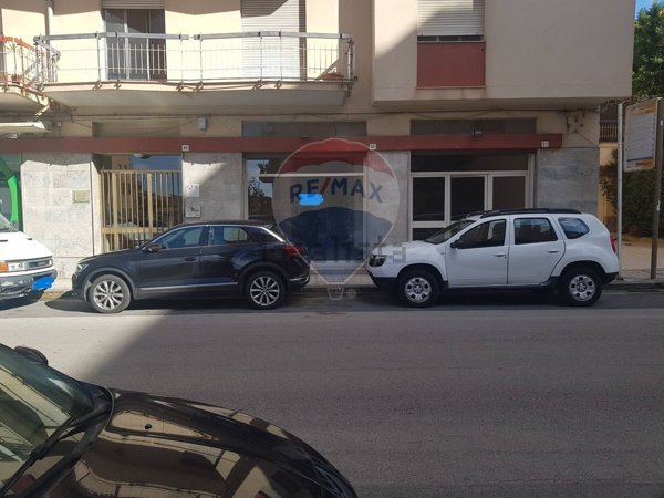 locale commerciale in vendita a Caltanissetta