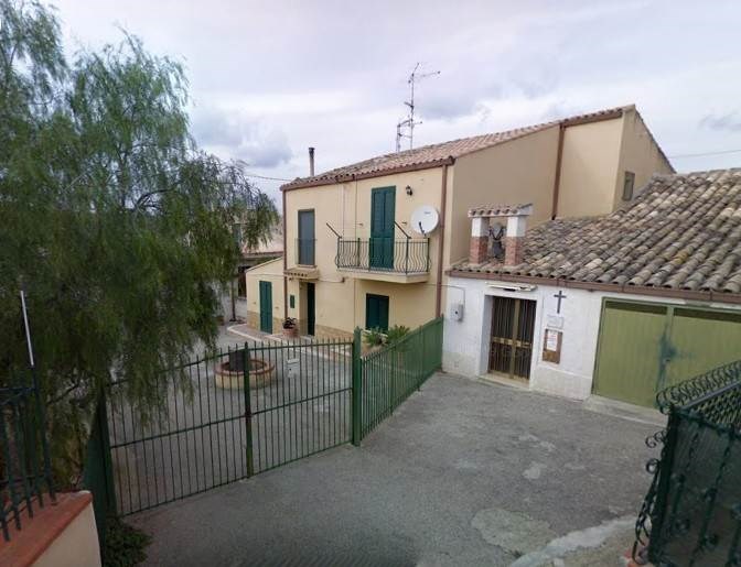 casa indipendente in vendita a Caltanissetta in zona Torretta