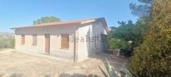 casa indipendente in vendita a Caltanissetta