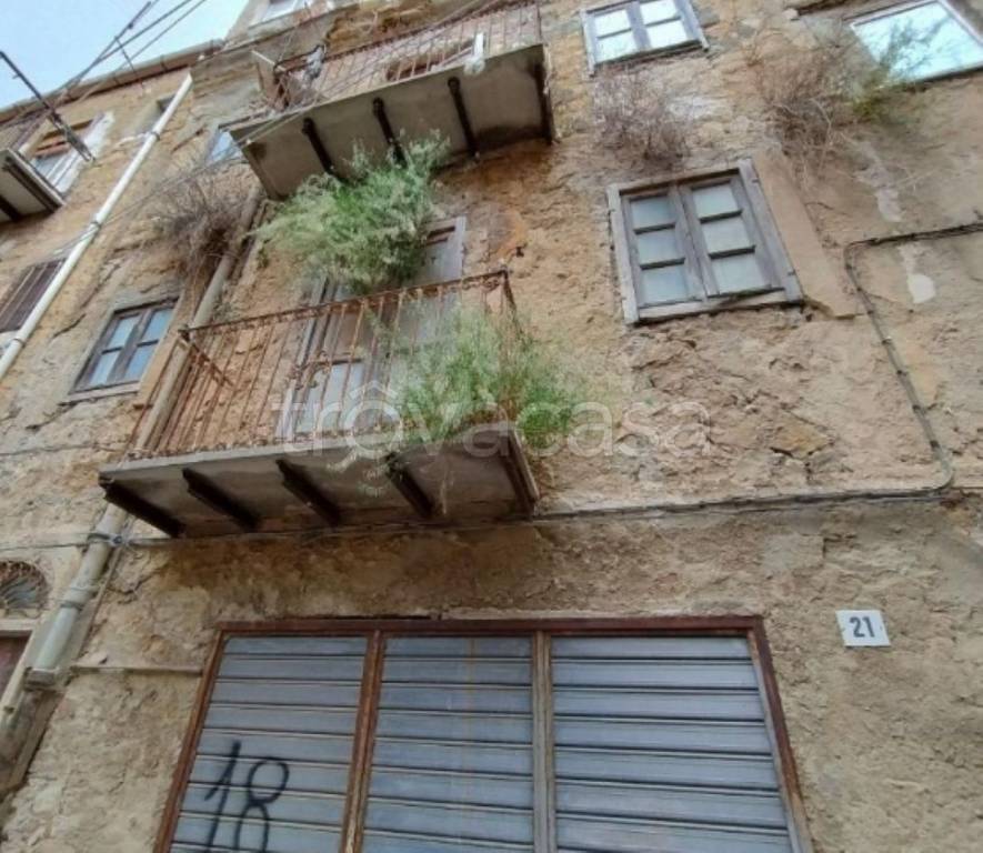 appartamento in vendita a Caltanissetta in zona Centro Storico