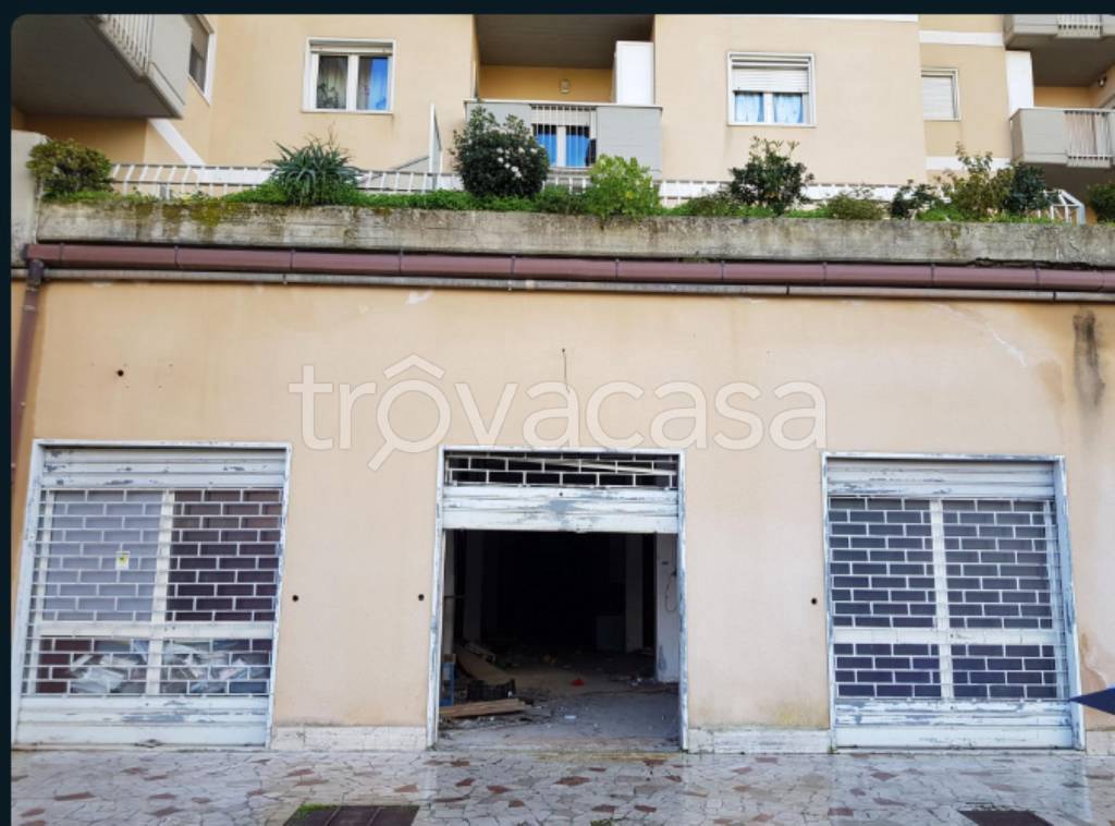 negozio in vendita a Caltanissetta