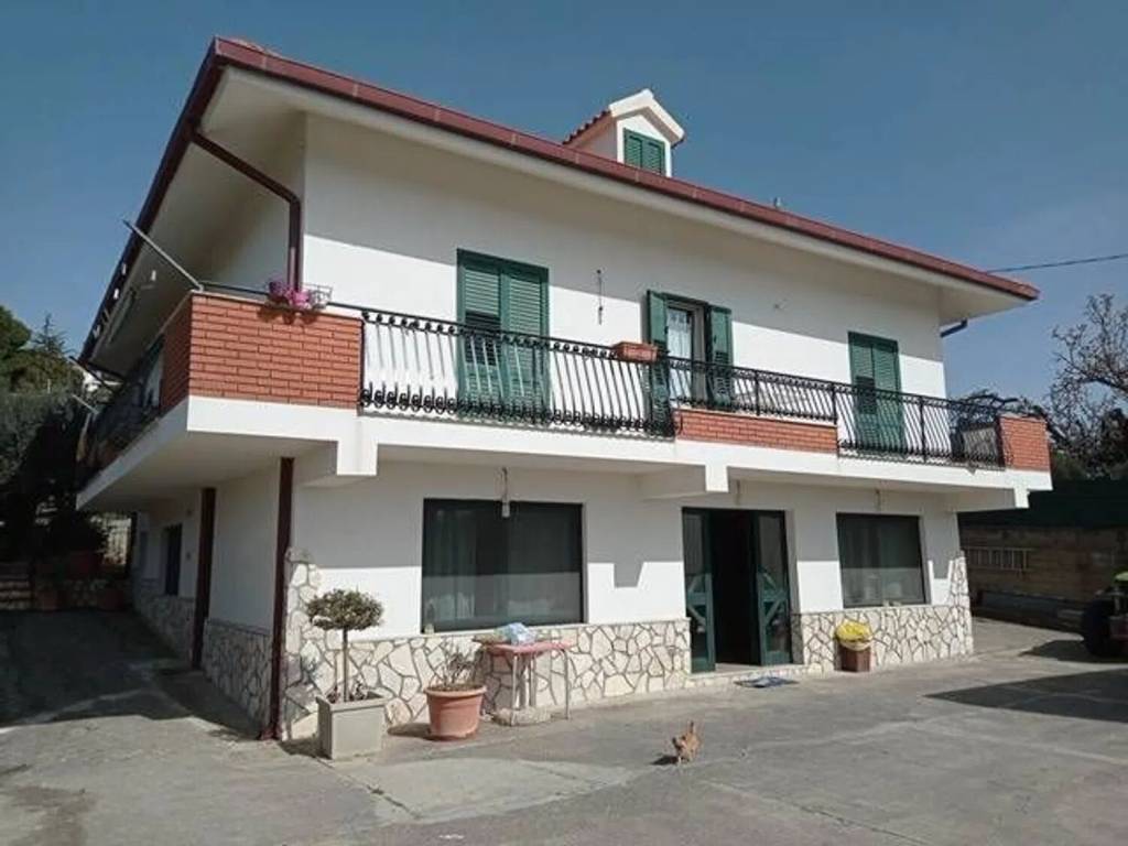 casa indipendente in vendita a Caltanissetta in zona Poggio Sant'Elia