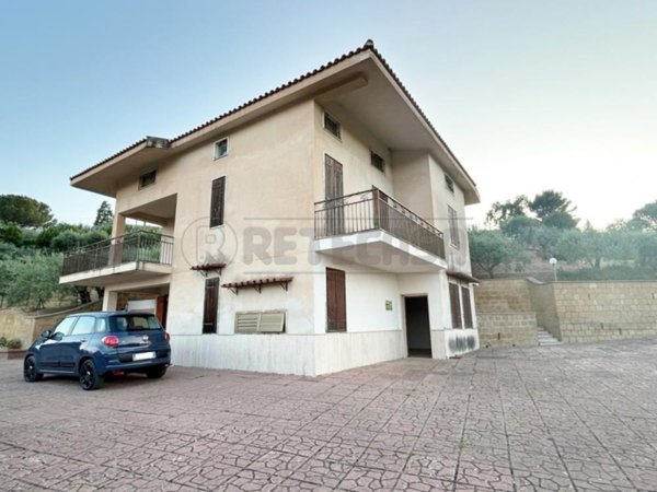 casa indipendente in vendita a Caltanissetta