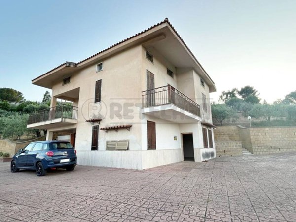casa indipendente in vendita a Caltanissetta