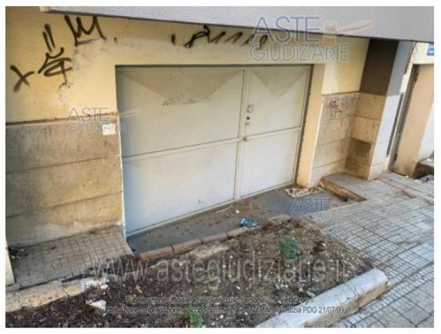 locale commerciale in vendita a Caltanissetta