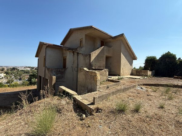 casa indipendente in vendita a Caltanissetta in zona Poggio Sant'Elia