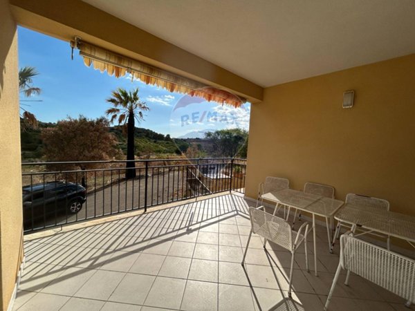 casa indipendente in vendita a Caltanissetta in zona Favarella