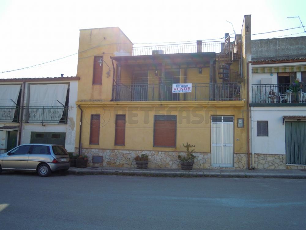 appartamento in vendita a Caltanissetta in zona Prestianni