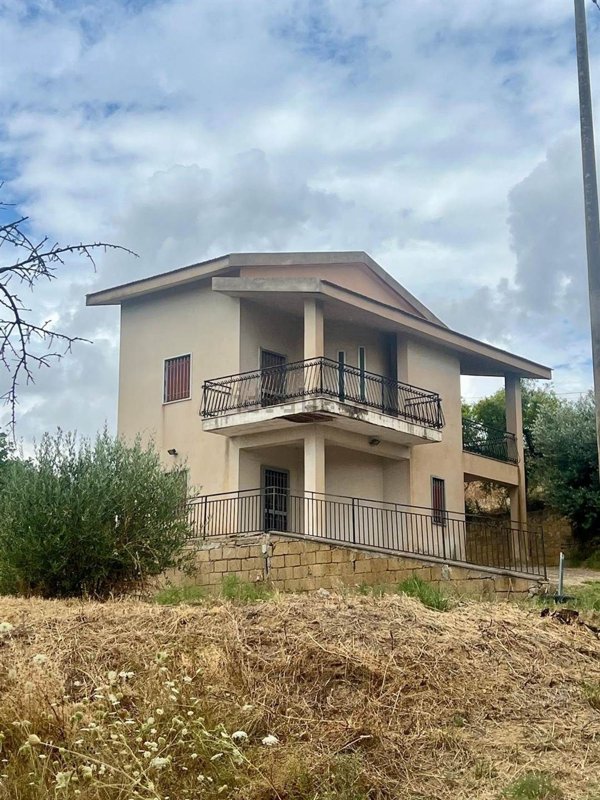 appartamento in vendita a Caltanissetta in zona Favarella