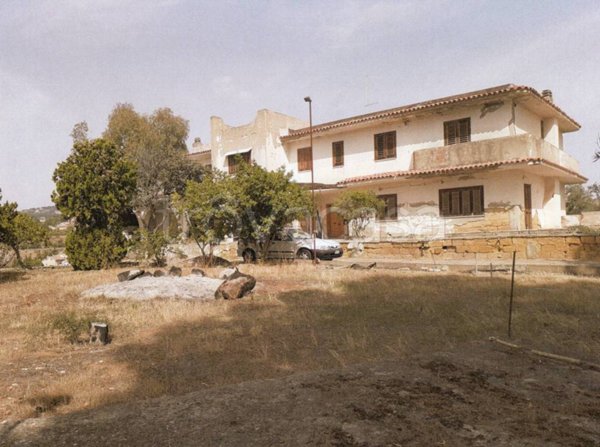 casa indipendente in vendita a Caltanissetta in zona Centro Storico