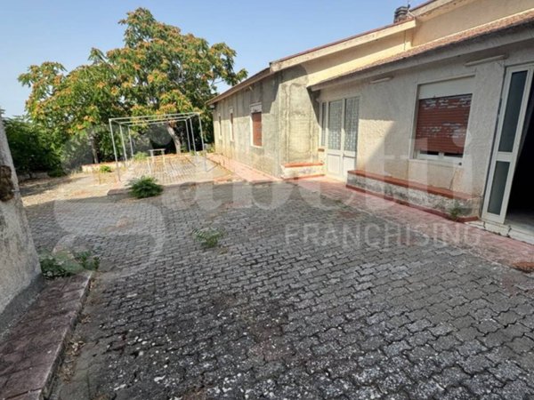 casa indipendente in vendita a Caltanissetta