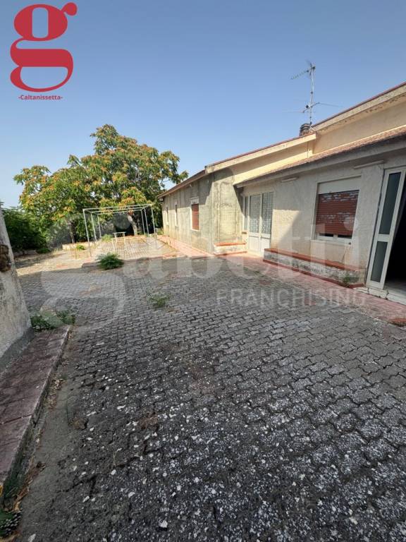 casa indipendente in vendita a Caltanissetta