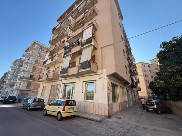 negozio in vendita a Caltanissetta