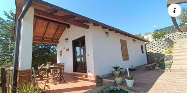 casa indipendente in vendita a Caltanissetta