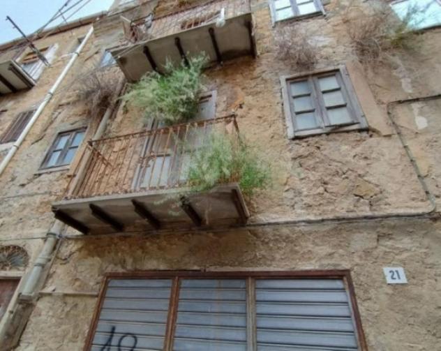 quadrivano in vendita a Caltanissetta in zona Centro Storico