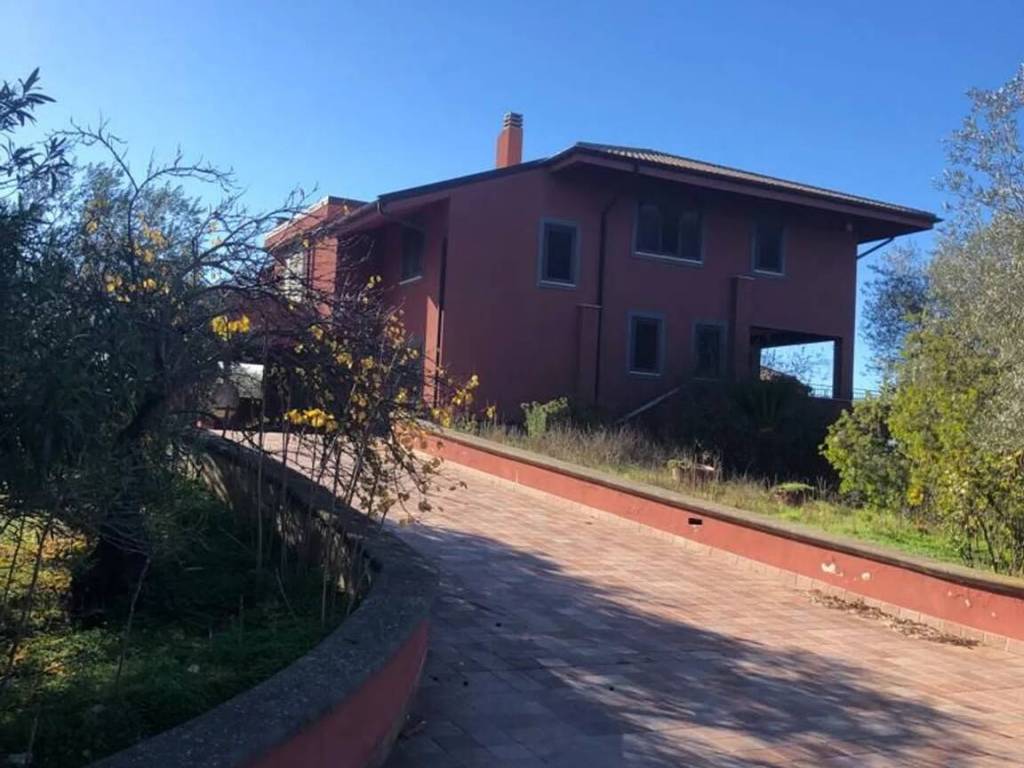 casa indipendente in vendita a Caltanissetta