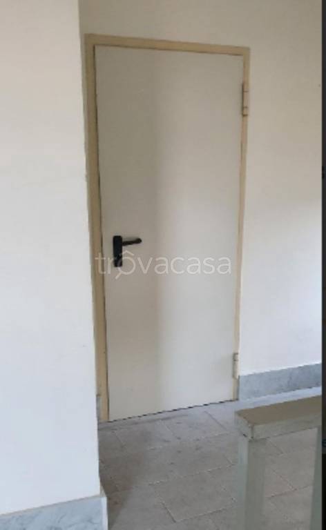 locale commerciale in vendita a Caltanissetta