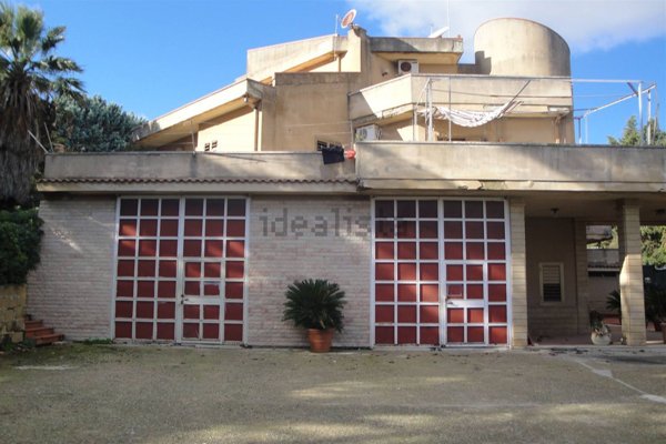 locale di sgombero in vendita a Caltanissetta
