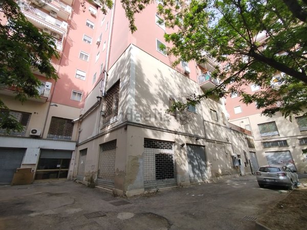 locale di sgombero in vendita a Caltanissetta