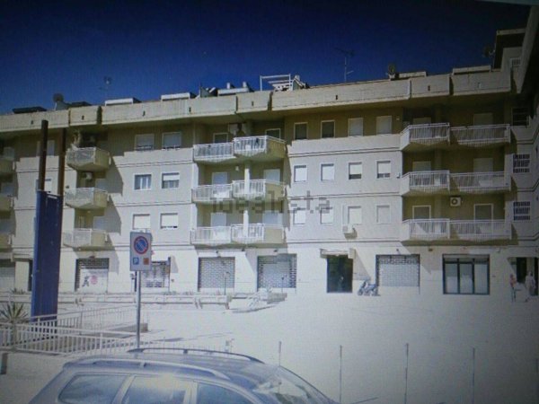 locale di sgombero in vendita a Caltanissetta