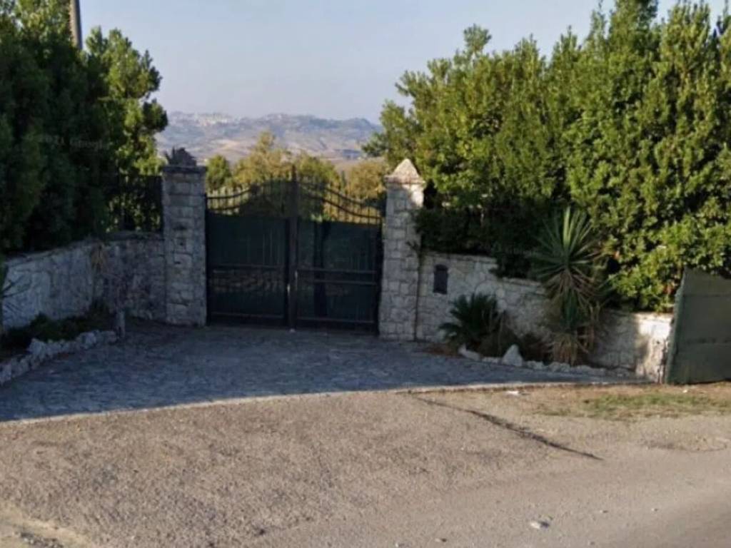 casa indipendente in vendita a Caltanissetta